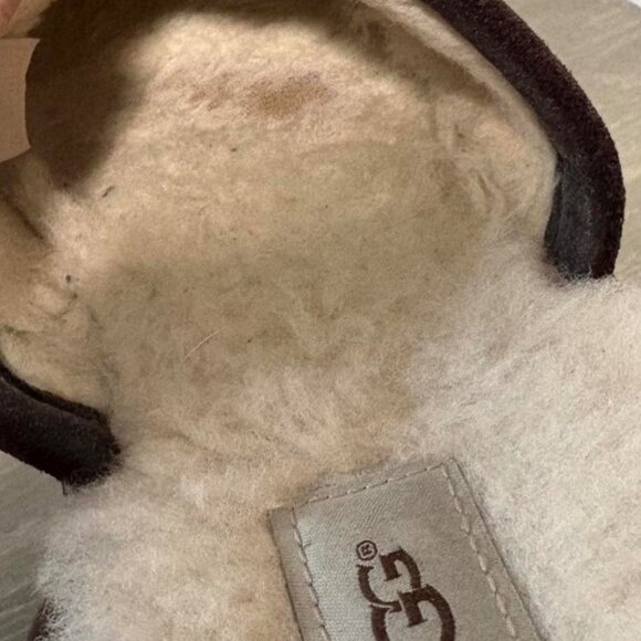Uggs Slippers - Picture 2 of 4